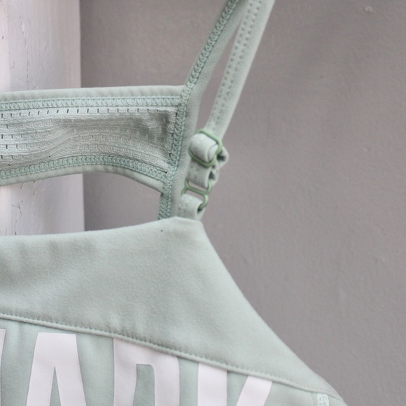 Gymshark Green Logo Recess Sports Bra Size Medium - Picture 4 of 8